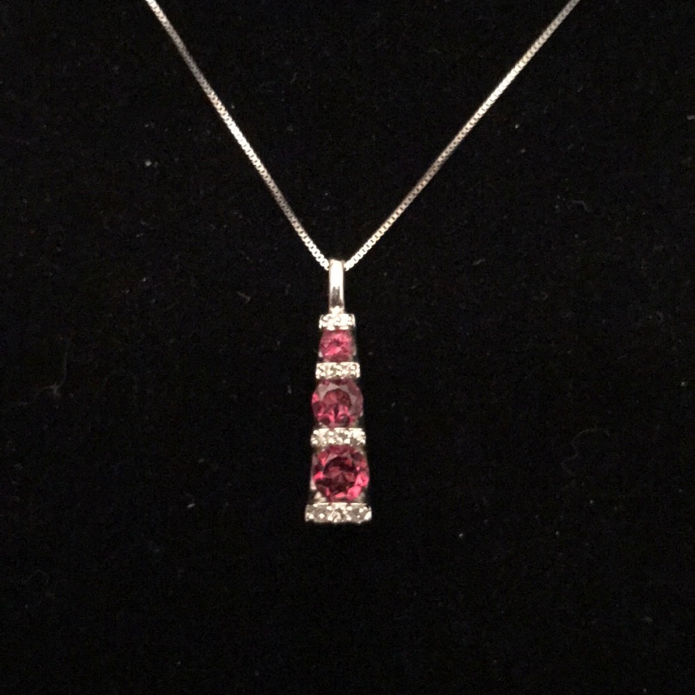 Garnet/Diamond Pendant